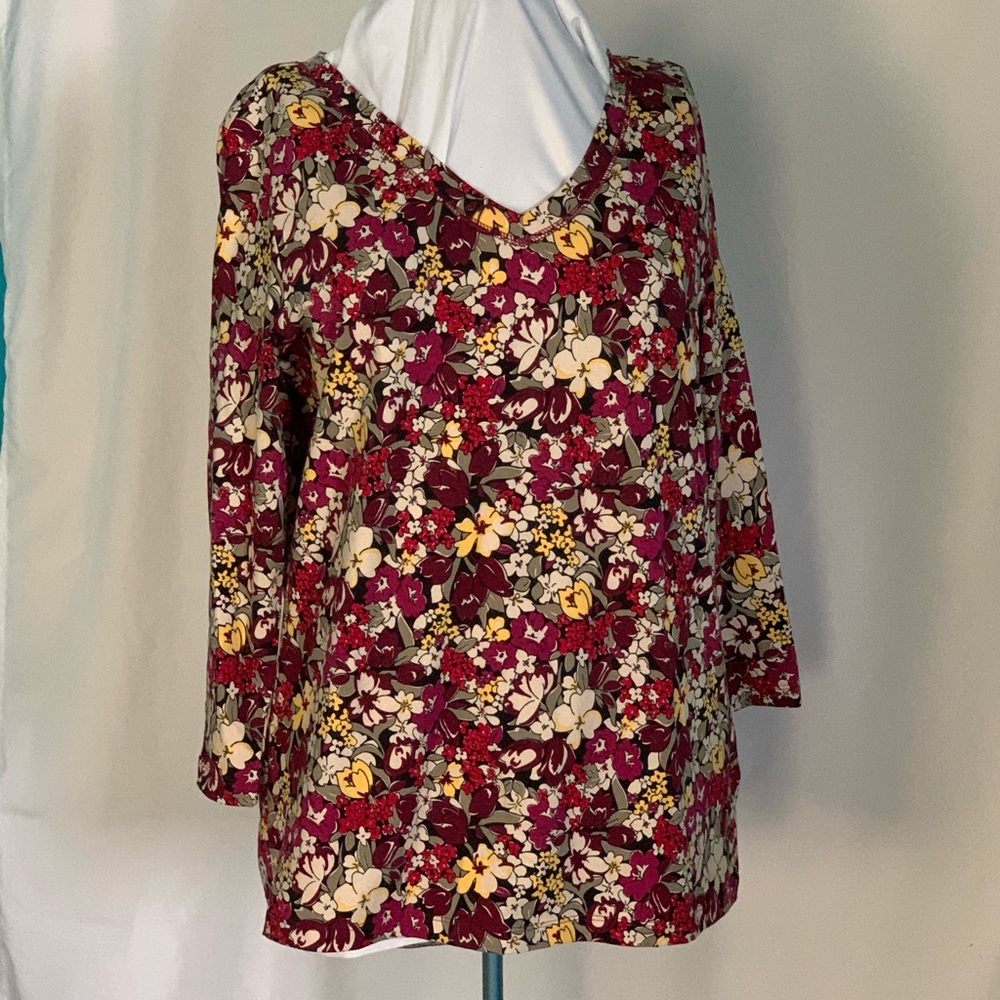 Casual V neck shirt